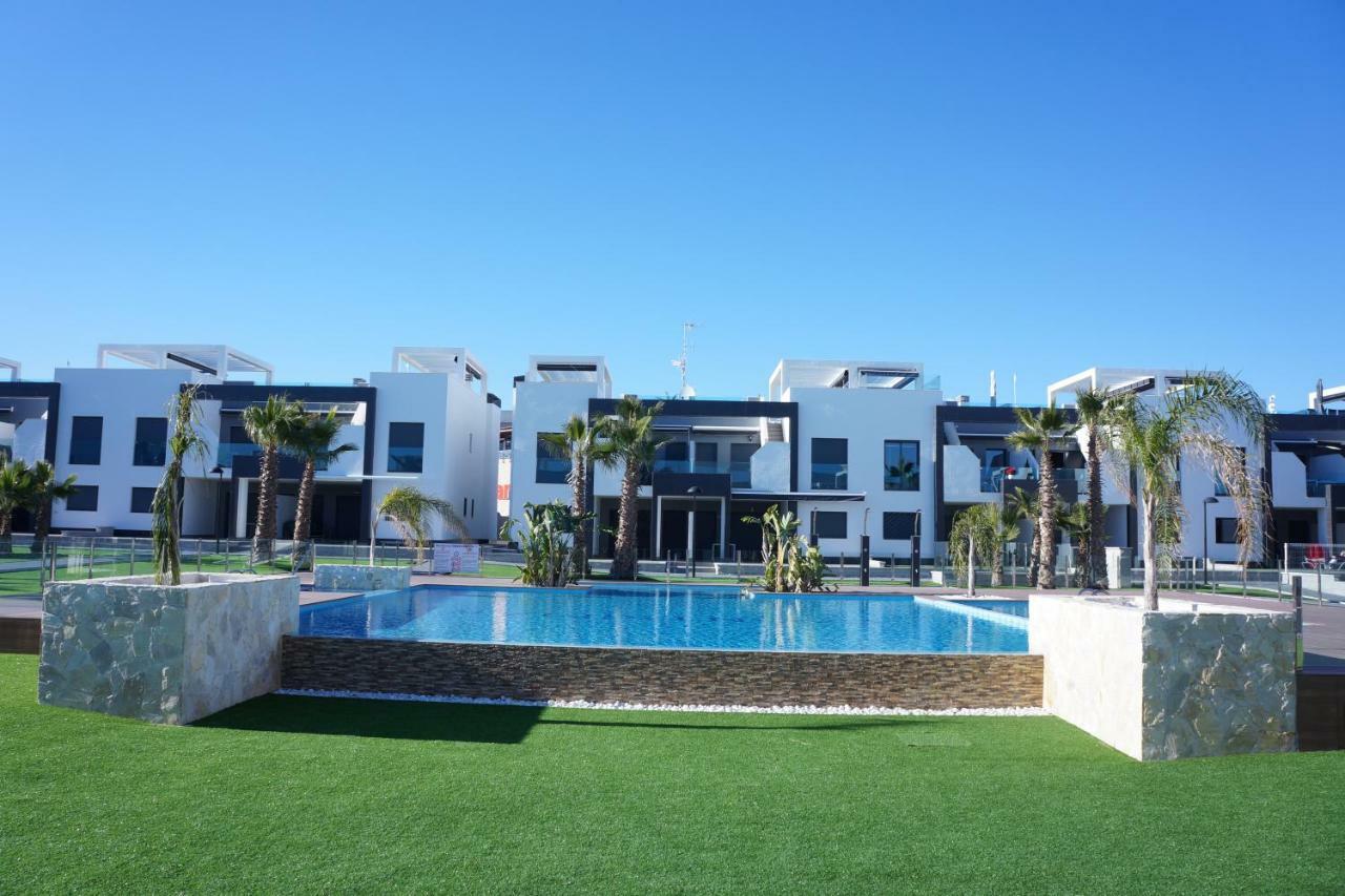 Apartment Oasis Beach La Zenia Orihuela Exterior photo