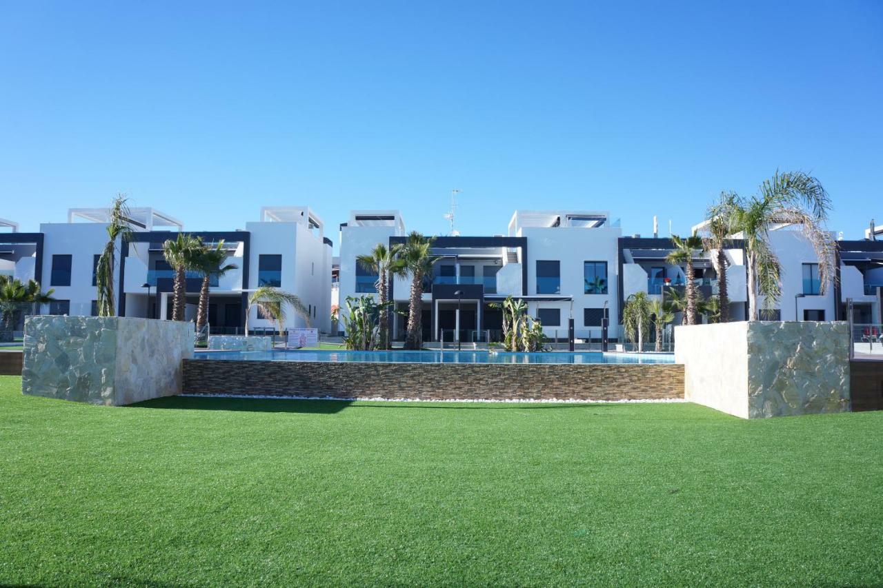 Apartment Oasis Beach La Zenia Orihuela Exterior photo